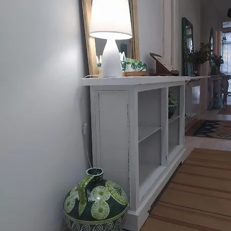 Piso Iwvaxi, Gallery House. Ourense.