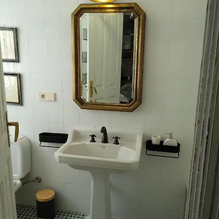 Piso Iwvaxi, Gallery House. Ourense.