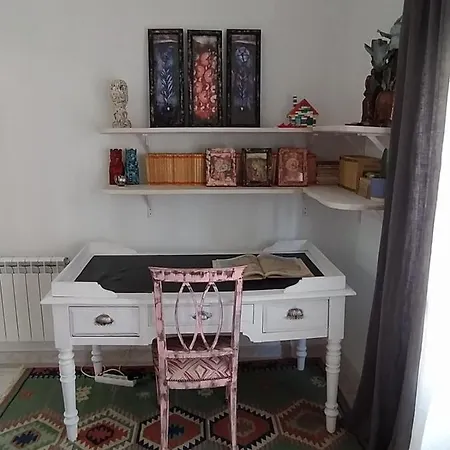Piso Iwvaxi, Gallery House. Ourense.