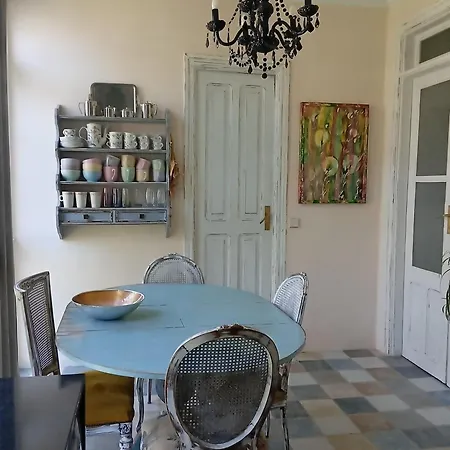 Piso Iwvaxi, Gallery House. Ourense. アパート *